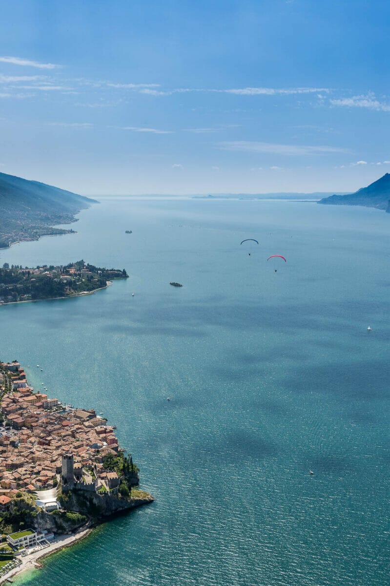 lago di garda dal parapendio