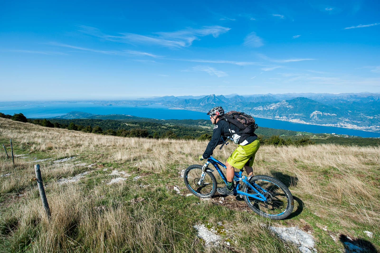 bici a naole vista lago