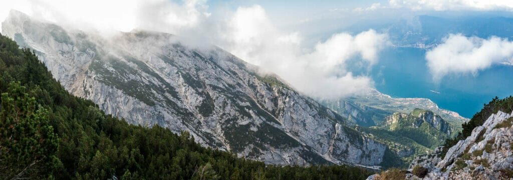 Alpine Ausblick auf dem Monte Baldo