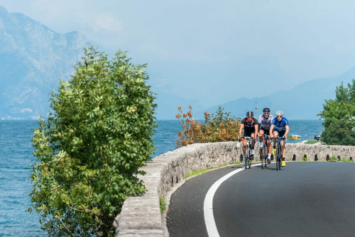 rennrad auf die hauptstrasse
