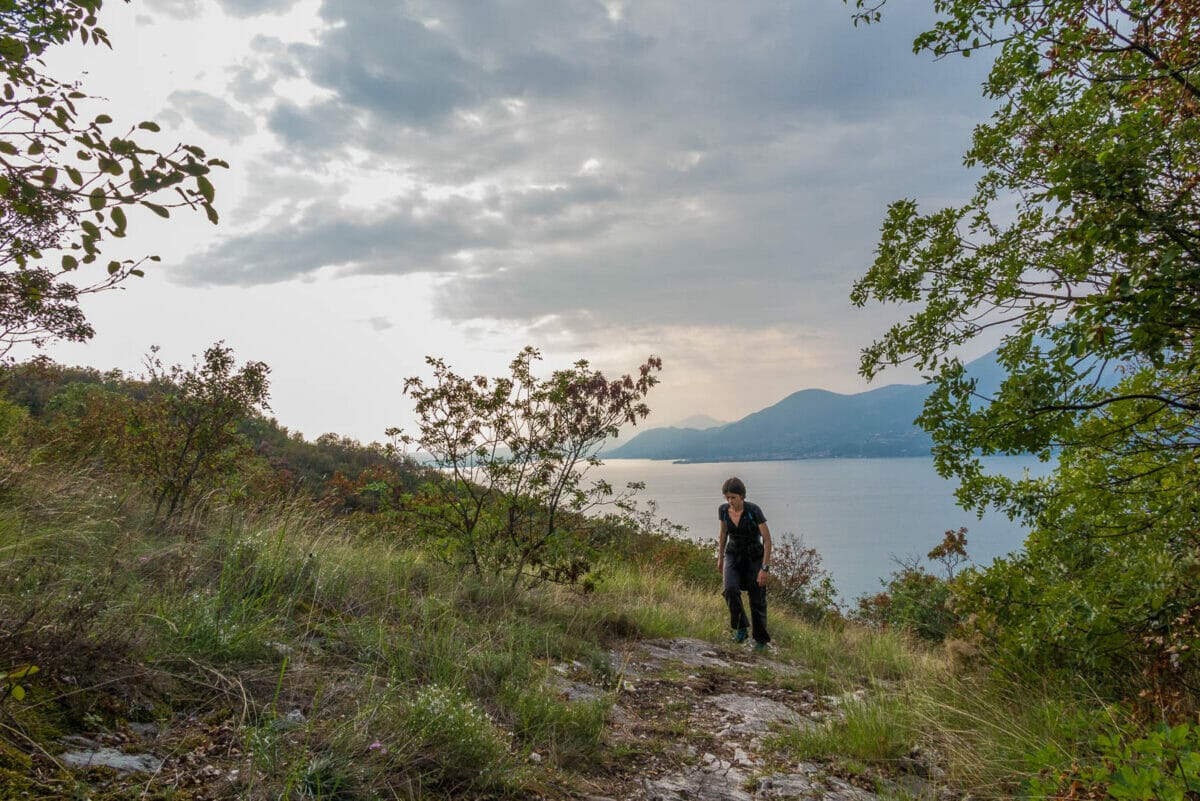 uphill path 38 lake garda