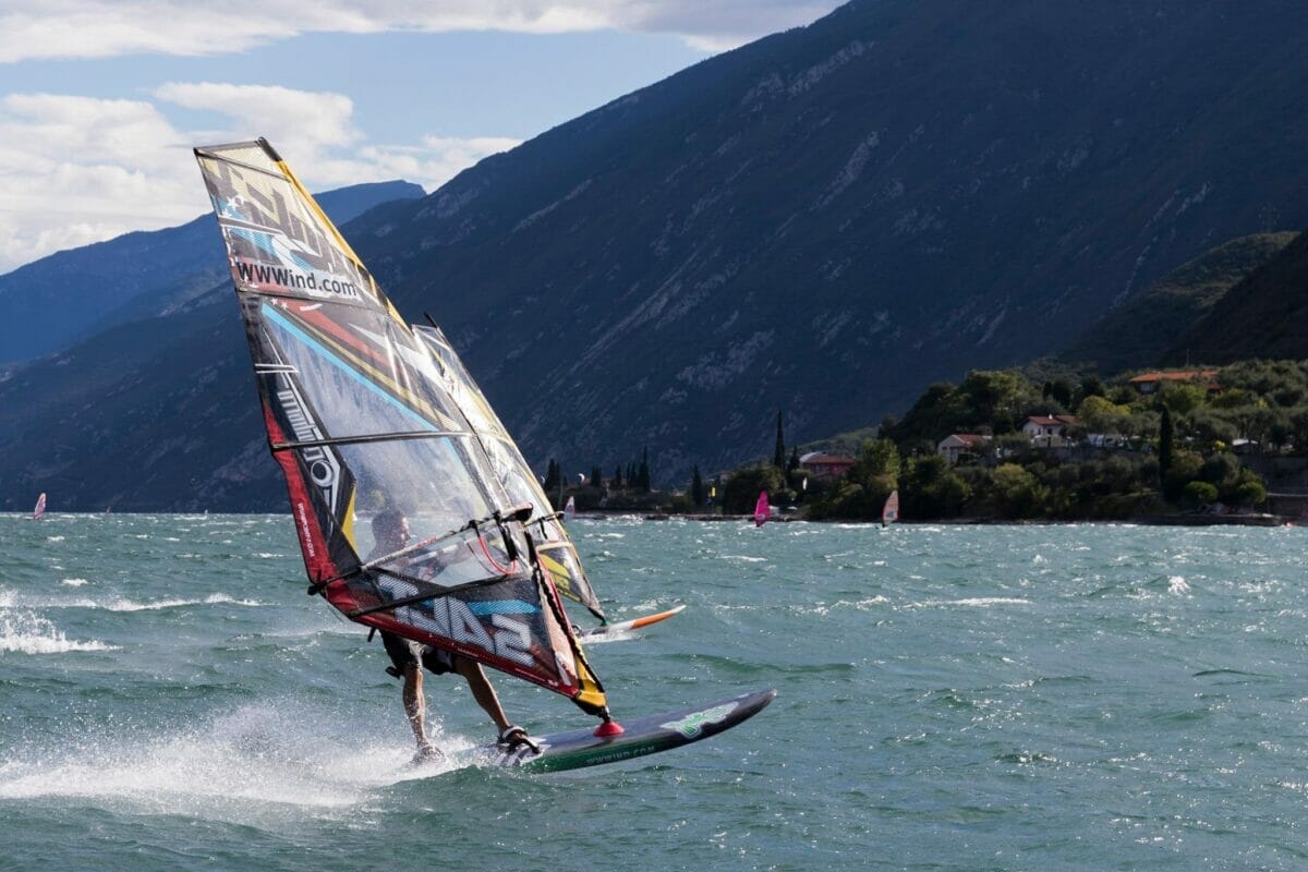 windsurf at surf wwwind square malcesine lake garda