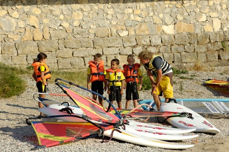 wwwind square malcesine windsurf course for children