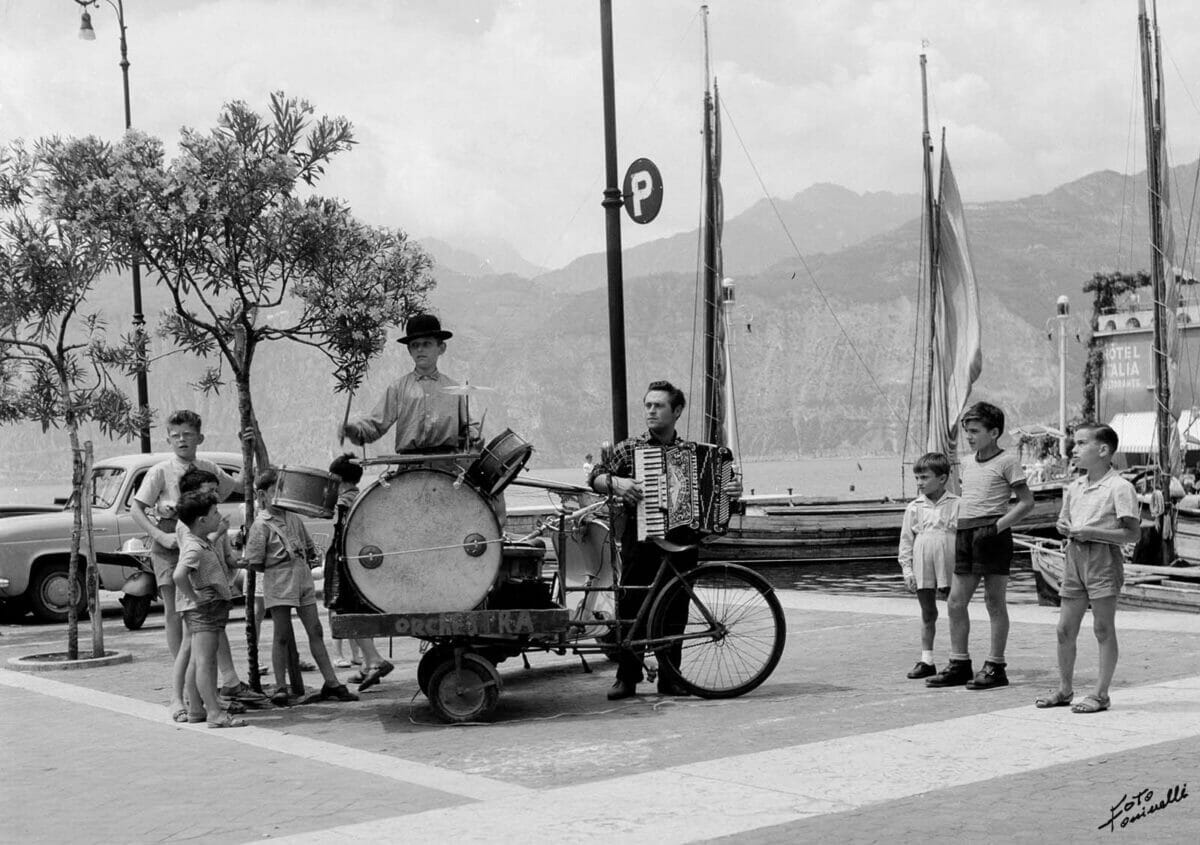 orchestra in piazza a Malcesine