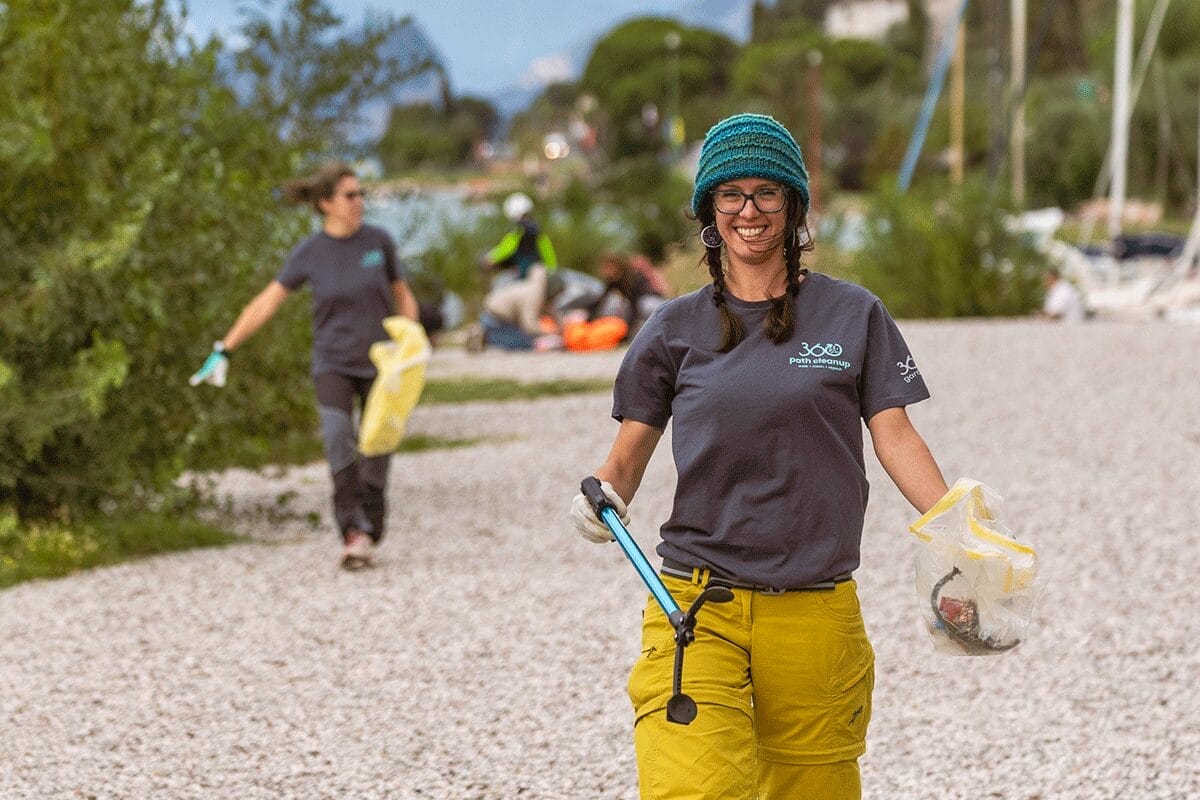 Pulizia della spiaggia a Malcesine